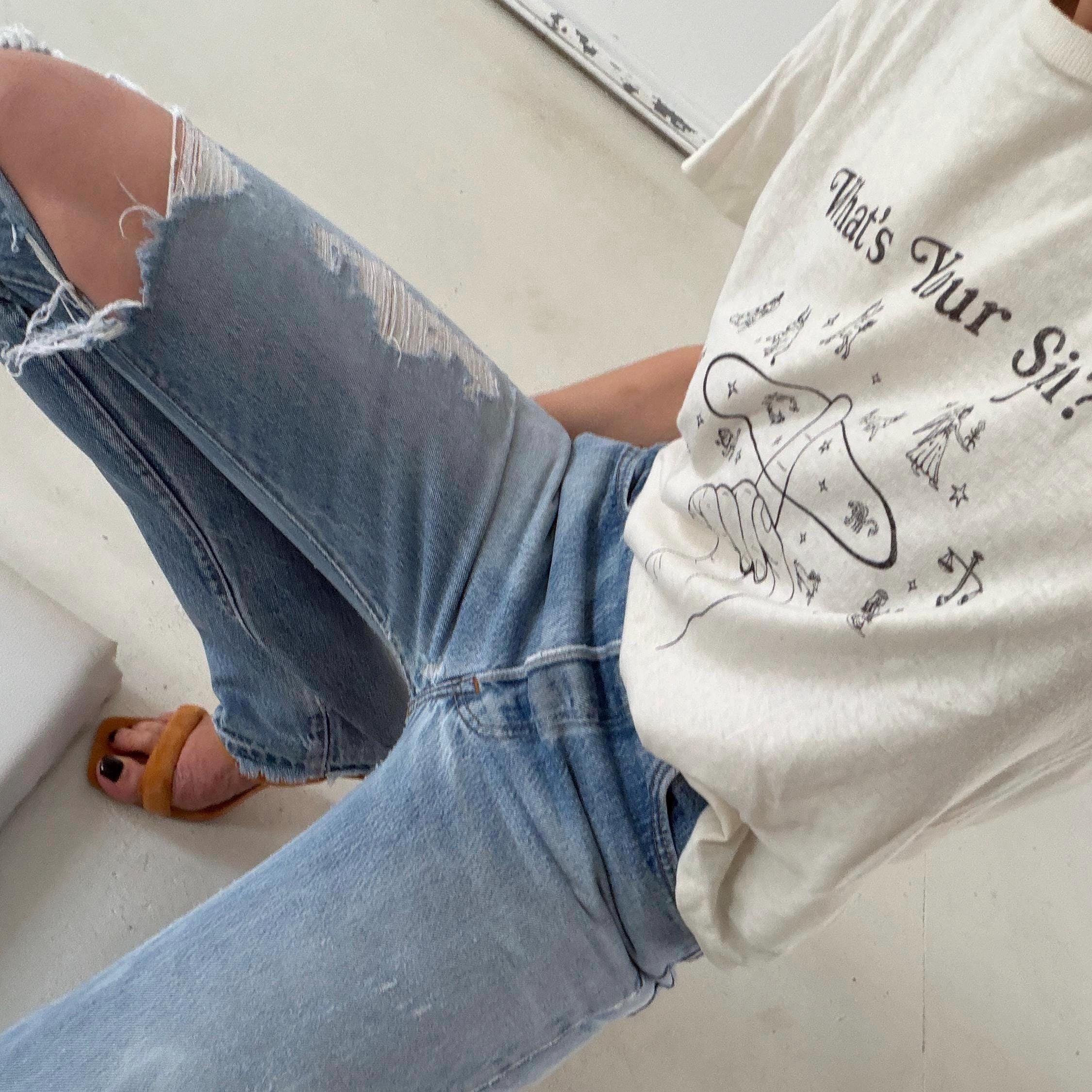 Vintage Levis 501 W26 W27 70s Denim Made in USA Button 8 Distressed Faded Light Wash Jeans