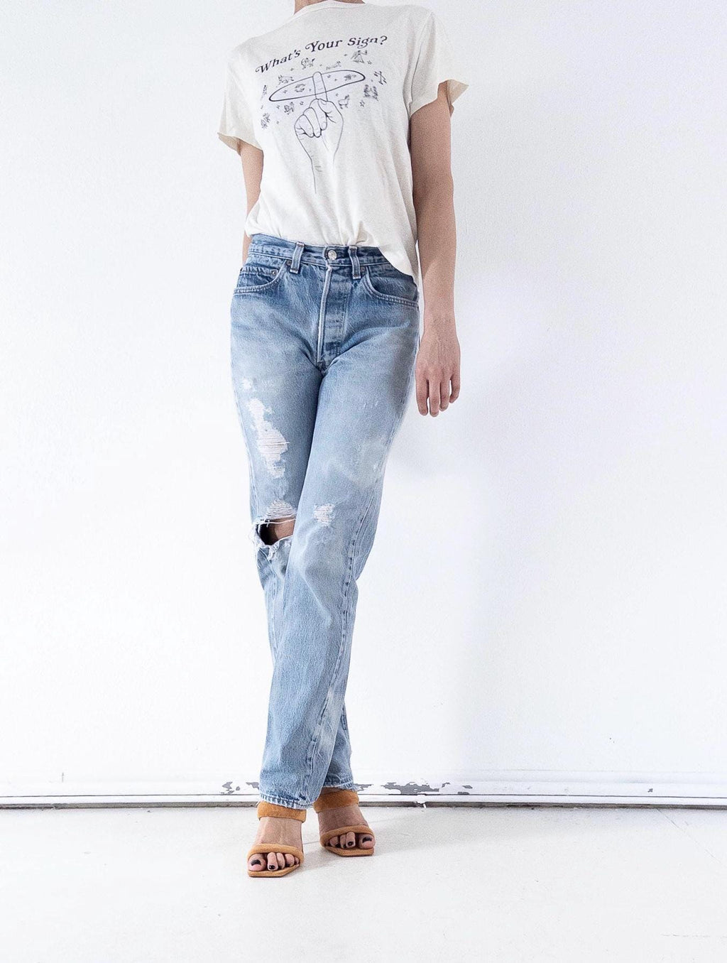 Vintage Levis 501 W26 W27 70s Denim Made in USA Button 8 Distressed Faded Light Wash Jeans