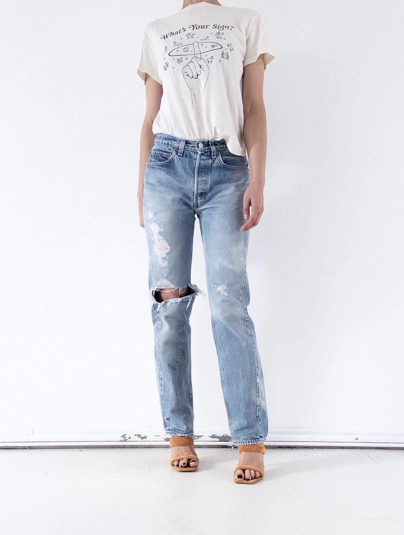 Vintage Levis 501 W26 W27 70s Denim Made in USA Button 8 Distressed Faded Light Wash Jeans