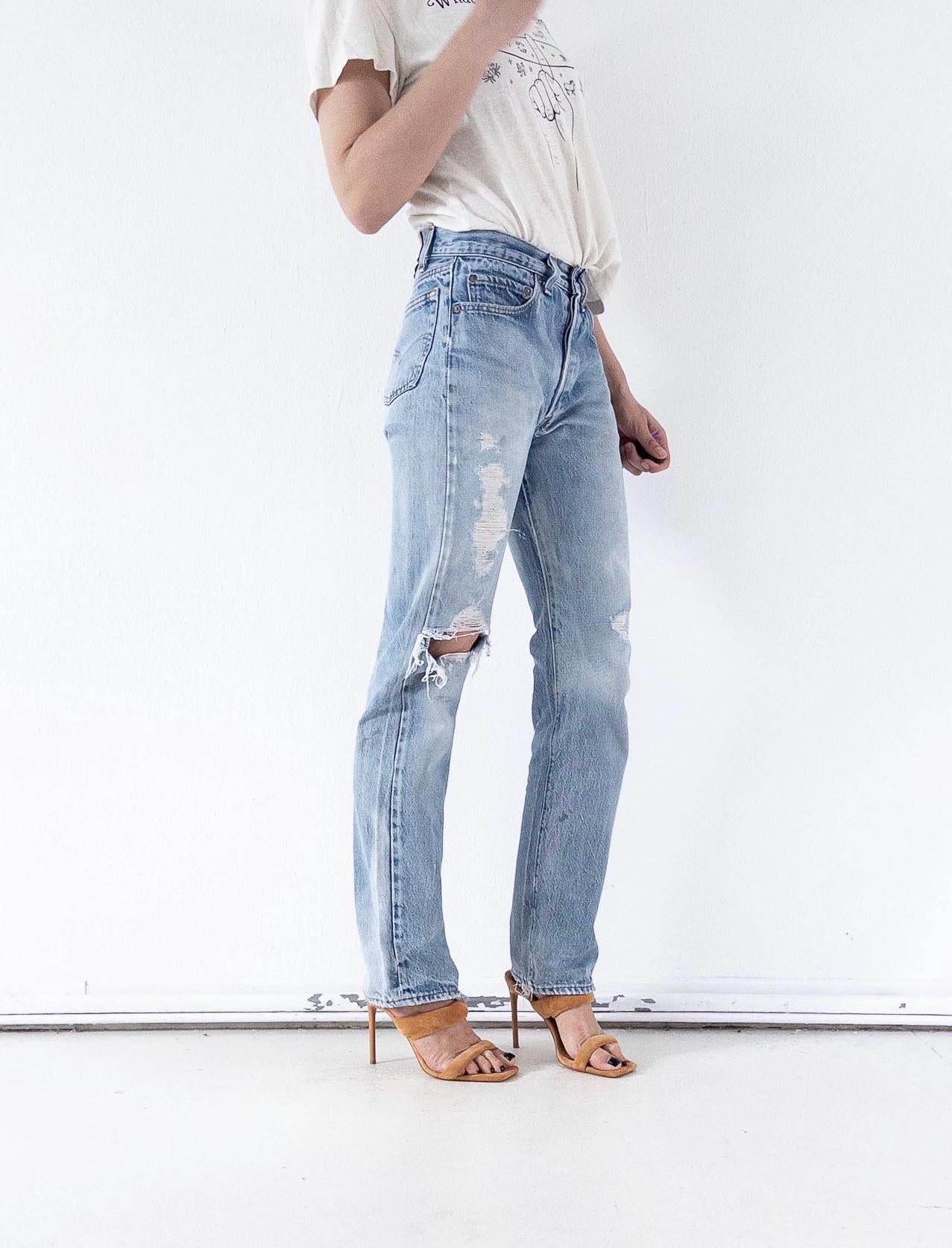 Vintage Levis 501 W26 W27 70s Denim Made in USA Button 8 Distressed Faded Light Wash Jeans