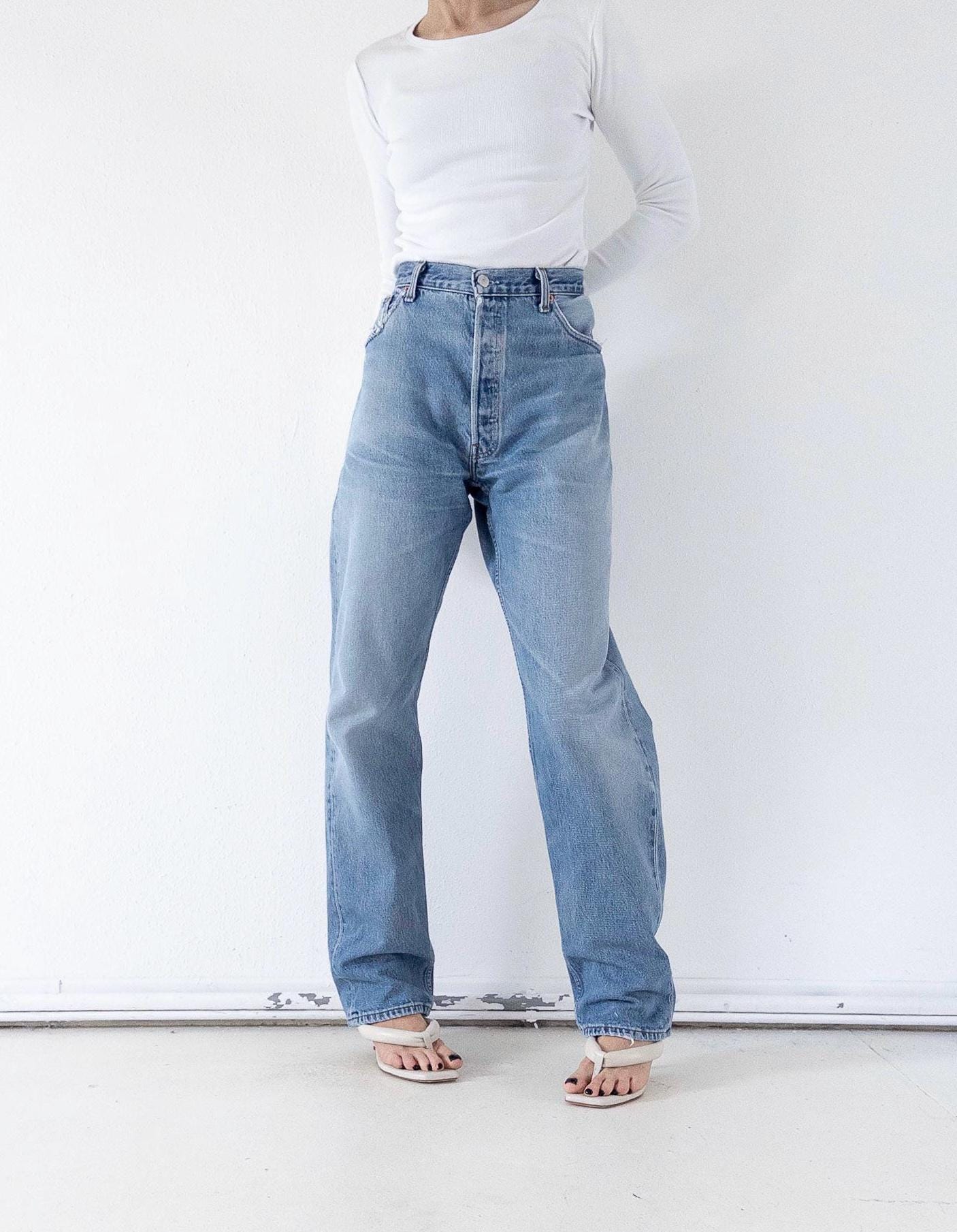 Levis 501 Jeans W34 L34 Light Blue Faded Boyfriend Worn‑In 90s Vintage Button Fly Denim