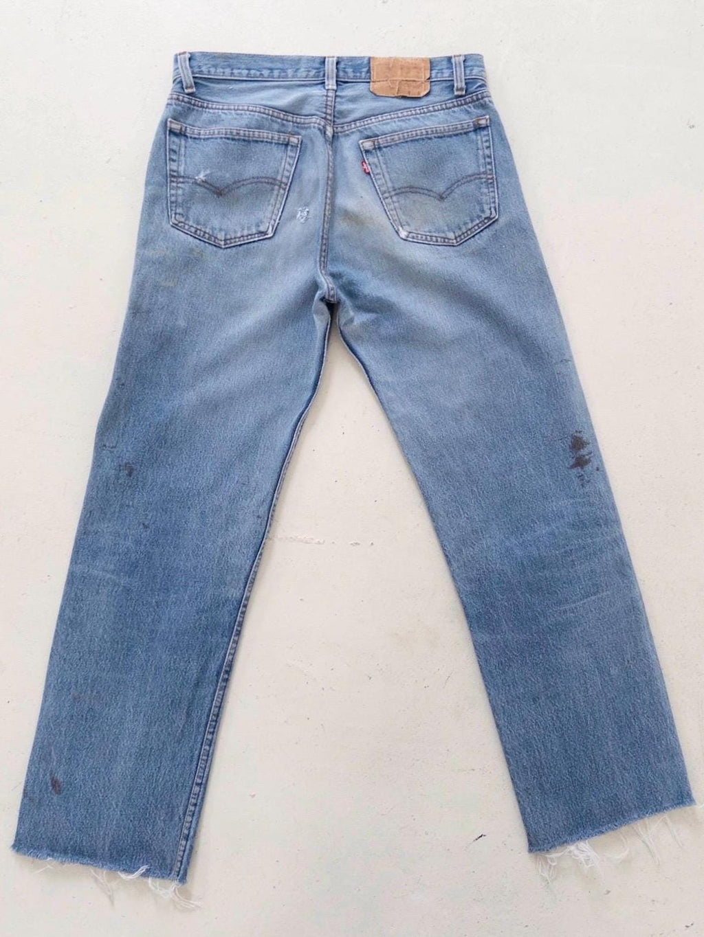 Levis 501 Jeans W30 L32 80s Vintage Made in USA Paint Splattered Thrashed Faded Mid Wash Denim 1987