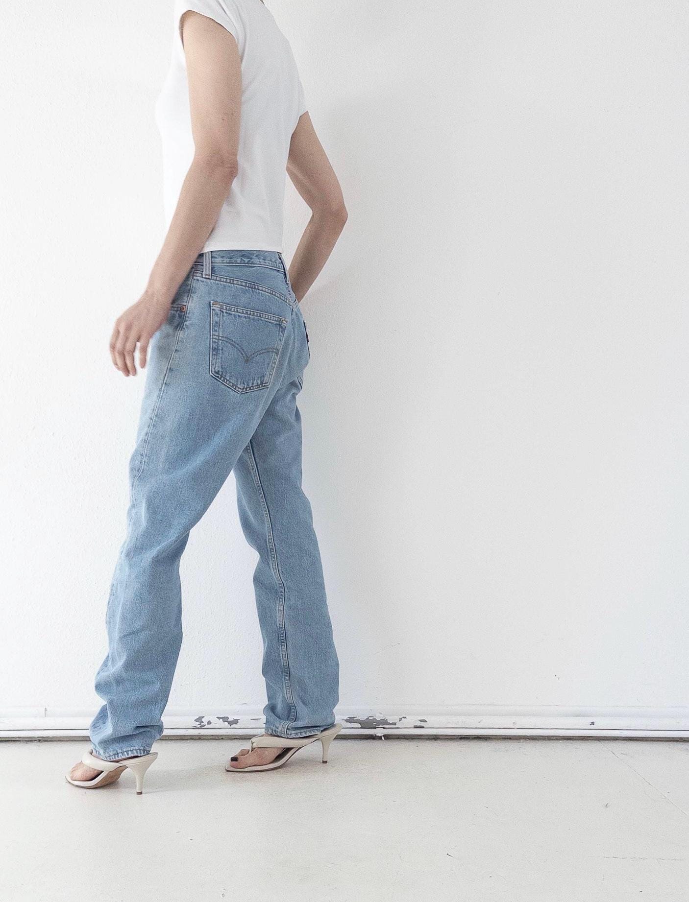 Vintage Levis 501 | W31/32 L33 | Made in USA 1997 | Paint Splattered Denim | 90s Boyfriend Jeans