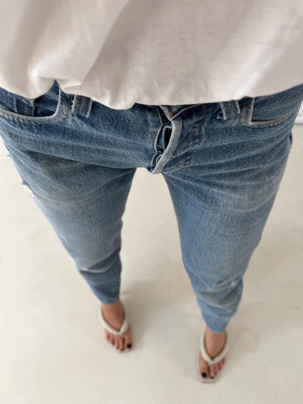 Levis 501 Selvedge Redline Jeans W25 L30 80s Vintage Made in USA Distressed Mid Blue Denim 1982