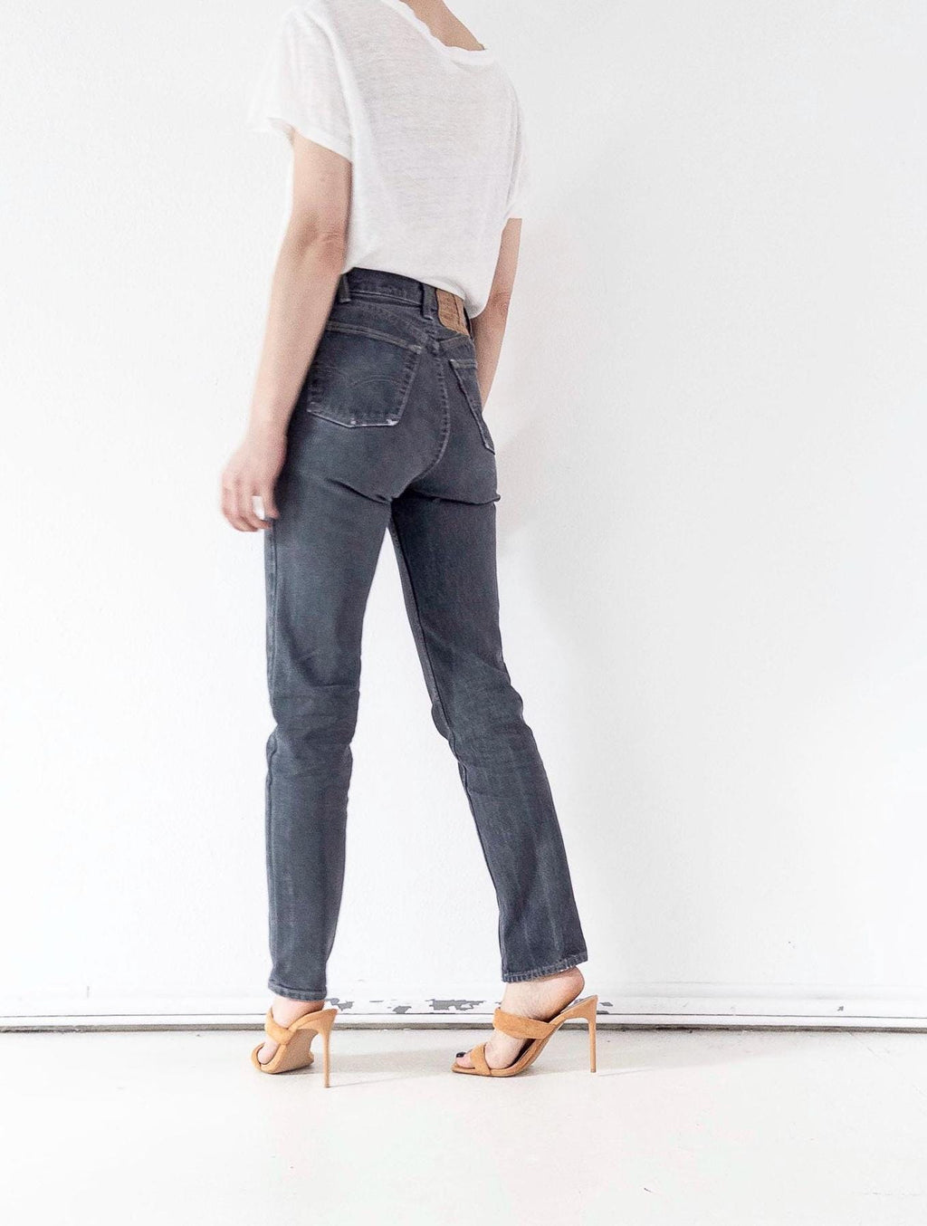 Levis 26501 Jeans W26 L32 80s Vintage Made in USA Gray Faded High Waist Denim 1985