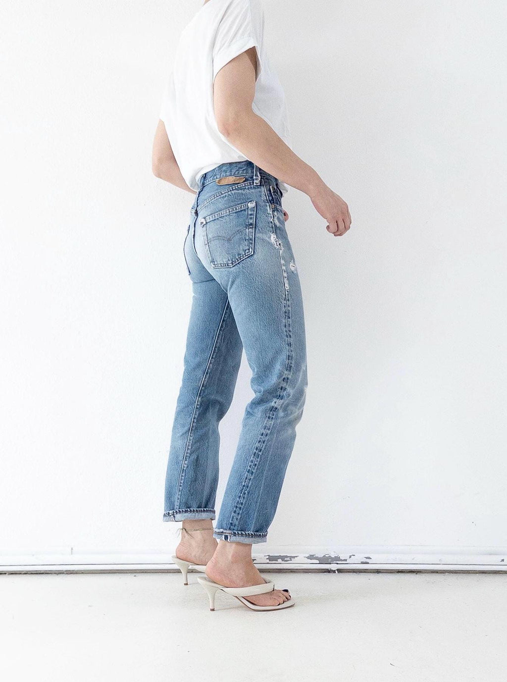 Levis 501 Selvedge Redline Jeans W25 L30 80s Vintage Made in USA Distressed Mid Blue Denim 1982