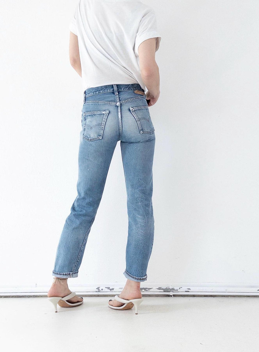 Levis 501 Selvedge Redline Jeans W25 L30 80s Vintage Made in USA Distressed Mid Blue Denim 1982