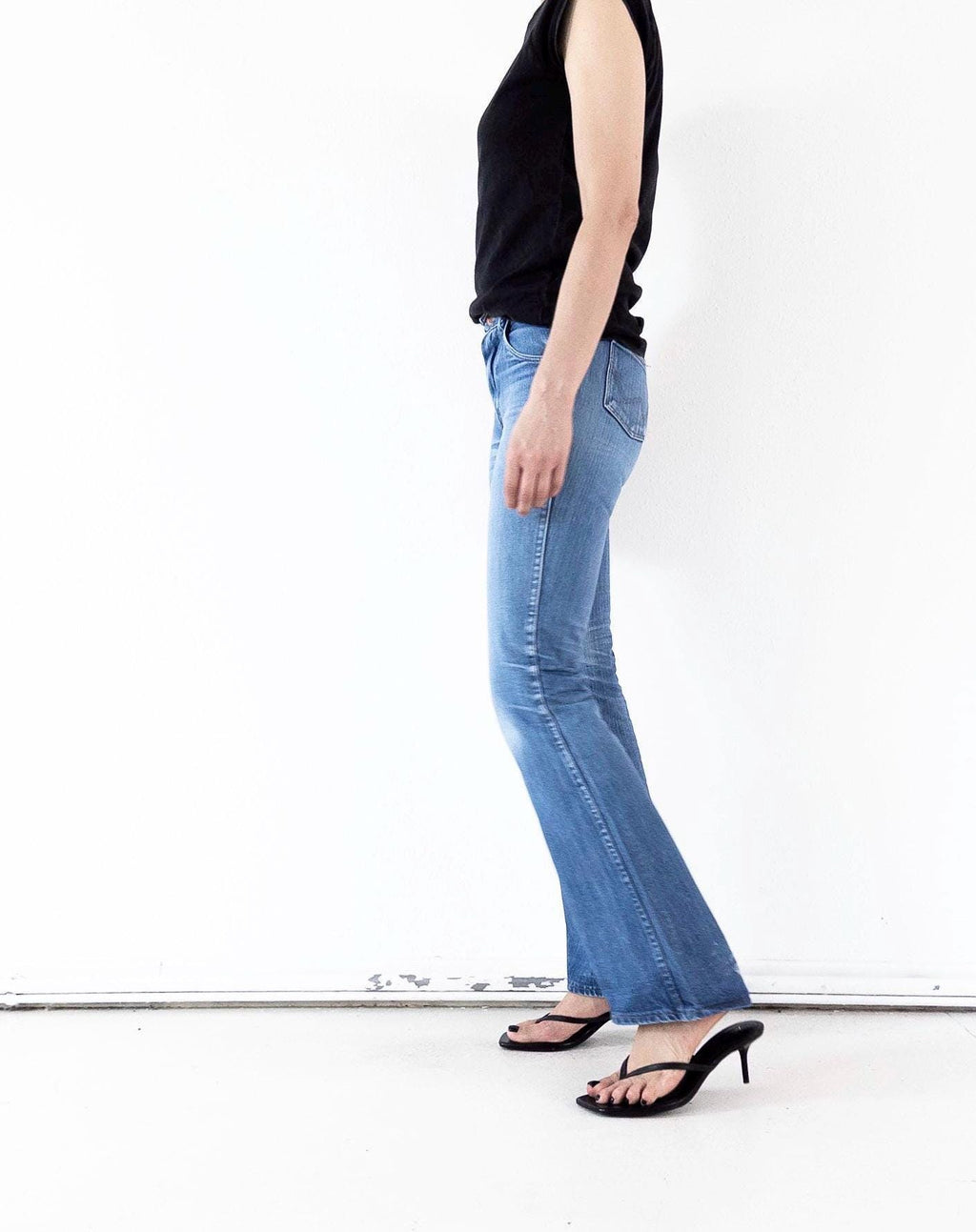 70s Vintage Wrangler Blue Bell Flared Jeans W24 Faded Mid Blue Distressed Bellbottoms