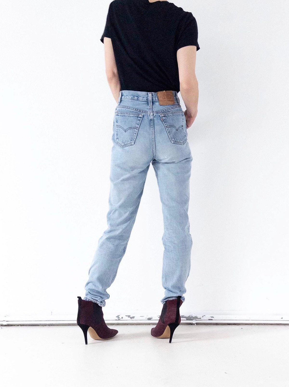 Levis 501 Jeans W26 L35 90s Vintage Light Blue Distressed 17501 Denim High Waist Made in USA 1992