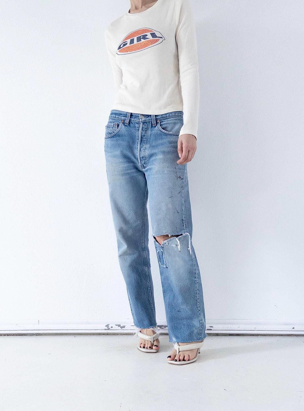 Levis 501 Jeans W30 L32 80s Vintage Made in USA Paint Splattered Thrashed Faded Mid Wash Denim 1987