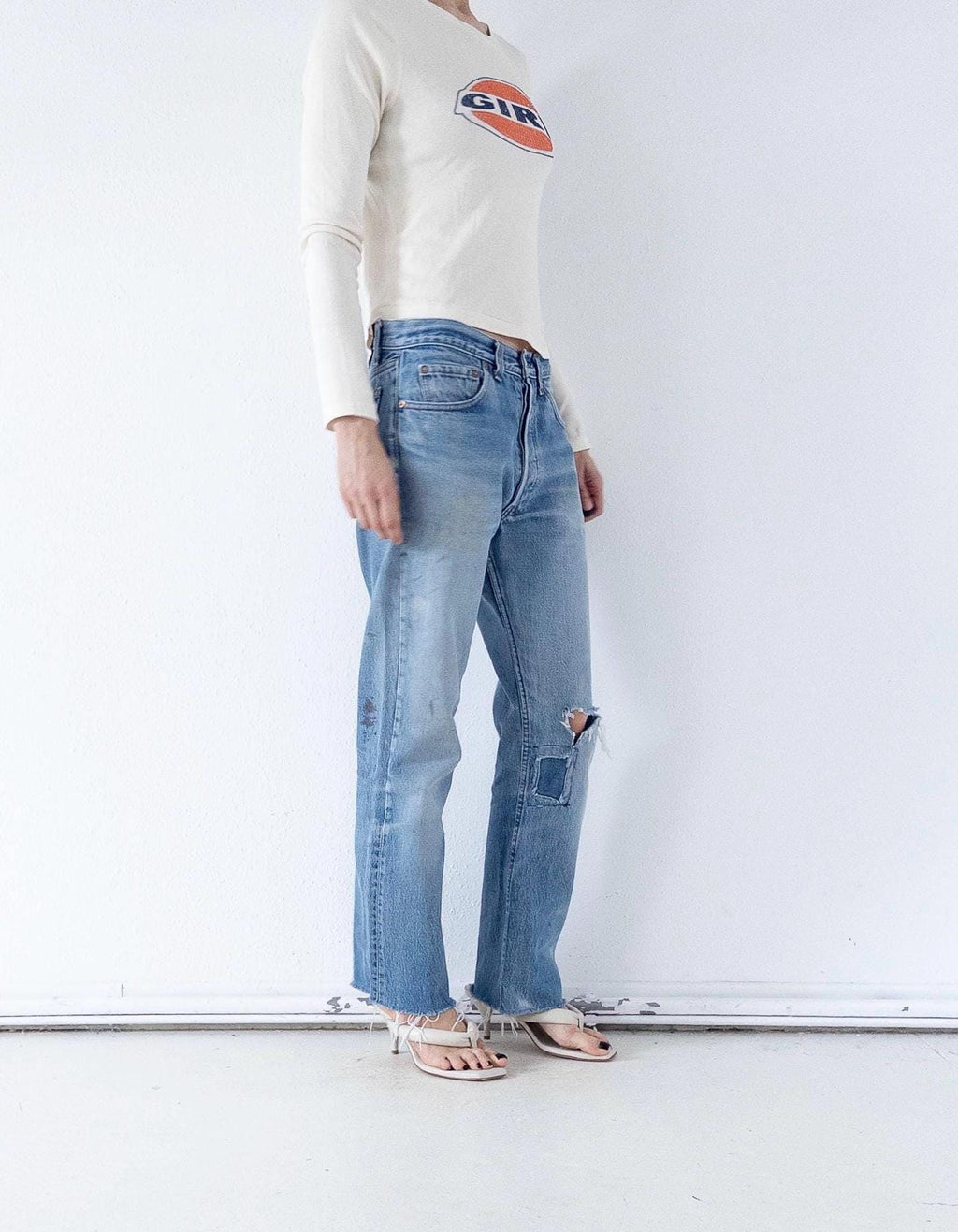 Levis 501 Jeans W30 L32 80s Vintage Made in USA Paint Splattered Thrashed Faded Mid Wash Denim 1987