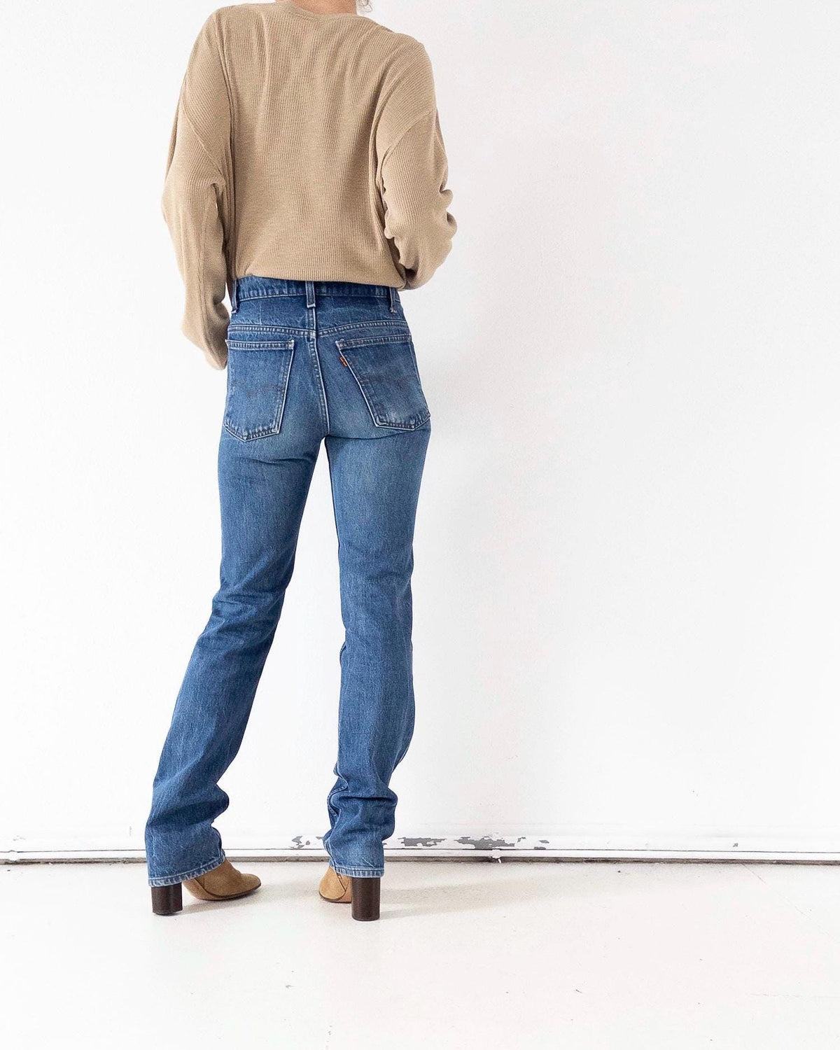 Levis 519 W26-27 L36 80s Vintage Orange Tab Denim Faded Mid Blue Cigarette Jeans Made in USA 1984