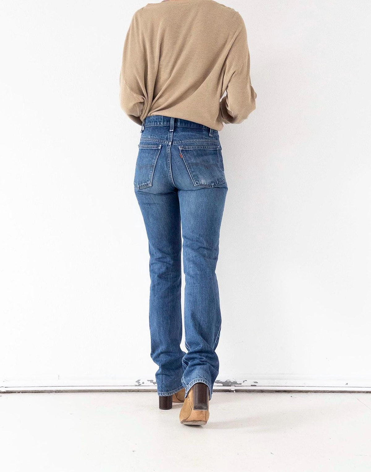 Levis 519 W26-27 L36 80s Vintage Orange Tab Denim Faded Mid Blue Cigarette Jeans Made in USA 1984