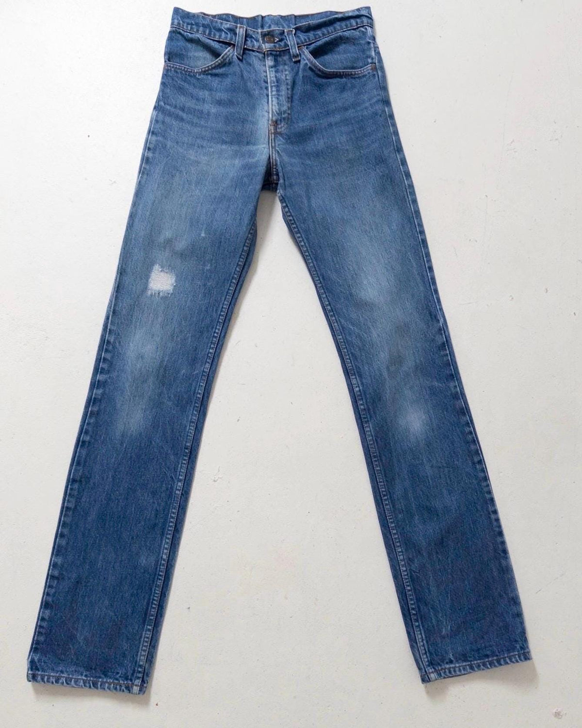 Levis 519 W26-27 L36 80s Vintage Orange Tab Denim Faded Mid Blue Cigarette Jeans Made in USA 1984