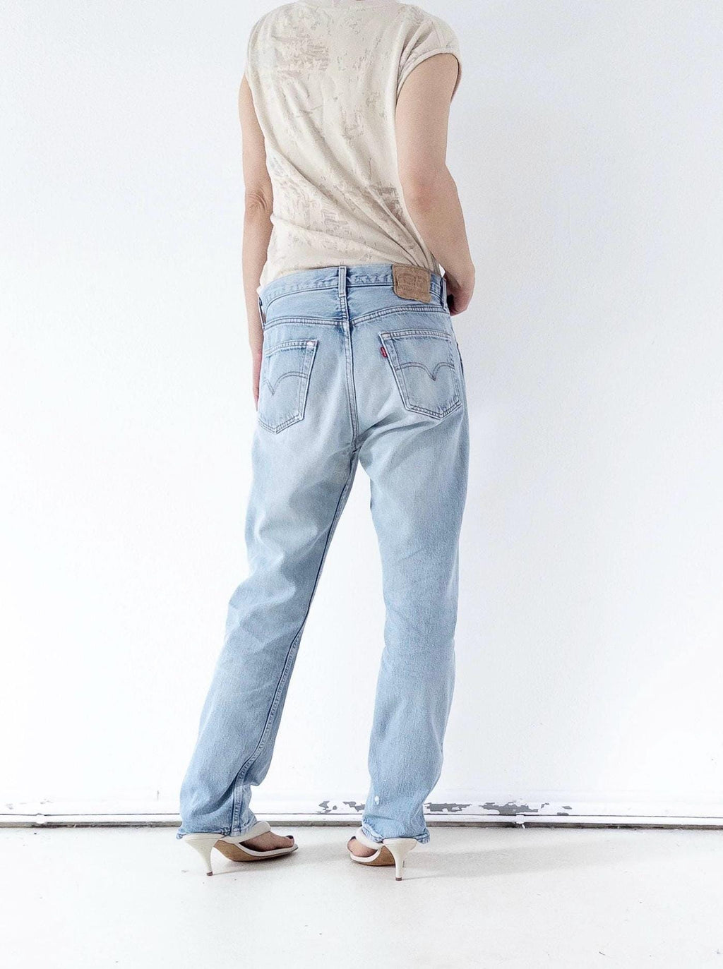 Levis 501 Jeans W32 L32 90s Vintage Made in France Faded Light Blue Distressed Denim 1996