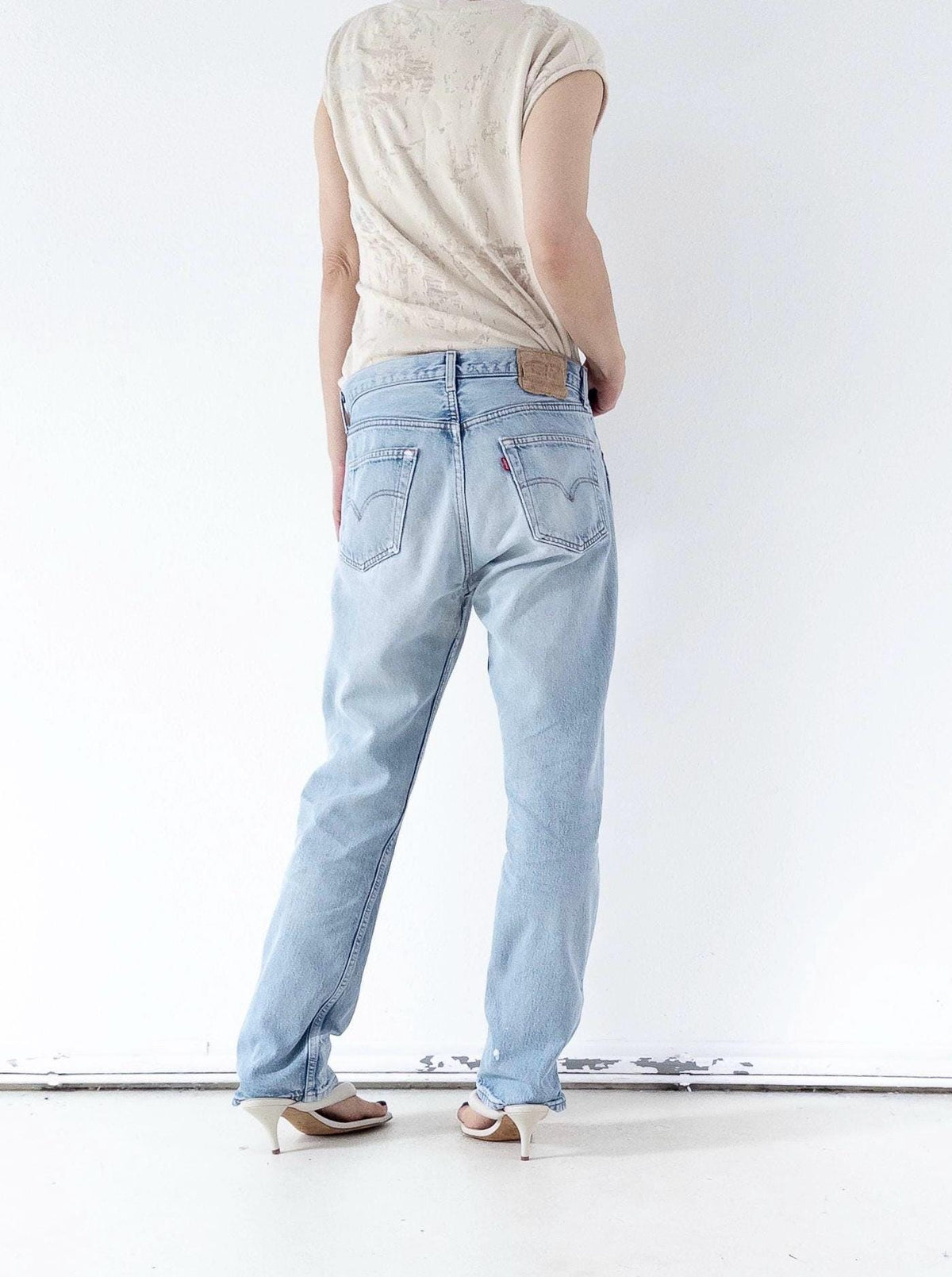 Levis 501 Jeans W32 L32 90s Vintage Made in France Faded Light Blue Distressed Denim 1996