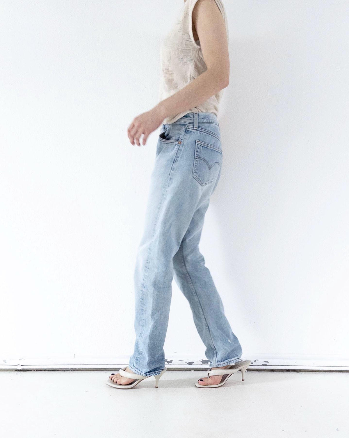 Levis 501 Jeans W32 L32 90s Vintage Made in France Faded Light Blue Distressed Denim 1996