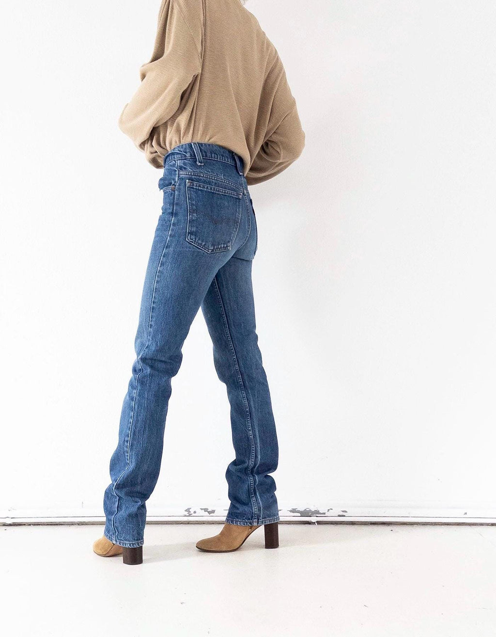 Levis 519 W26-27 L36 80s Vintage Orange Tab Denim Faded Mid Blue Cigarette Jeans Made in USA 1984