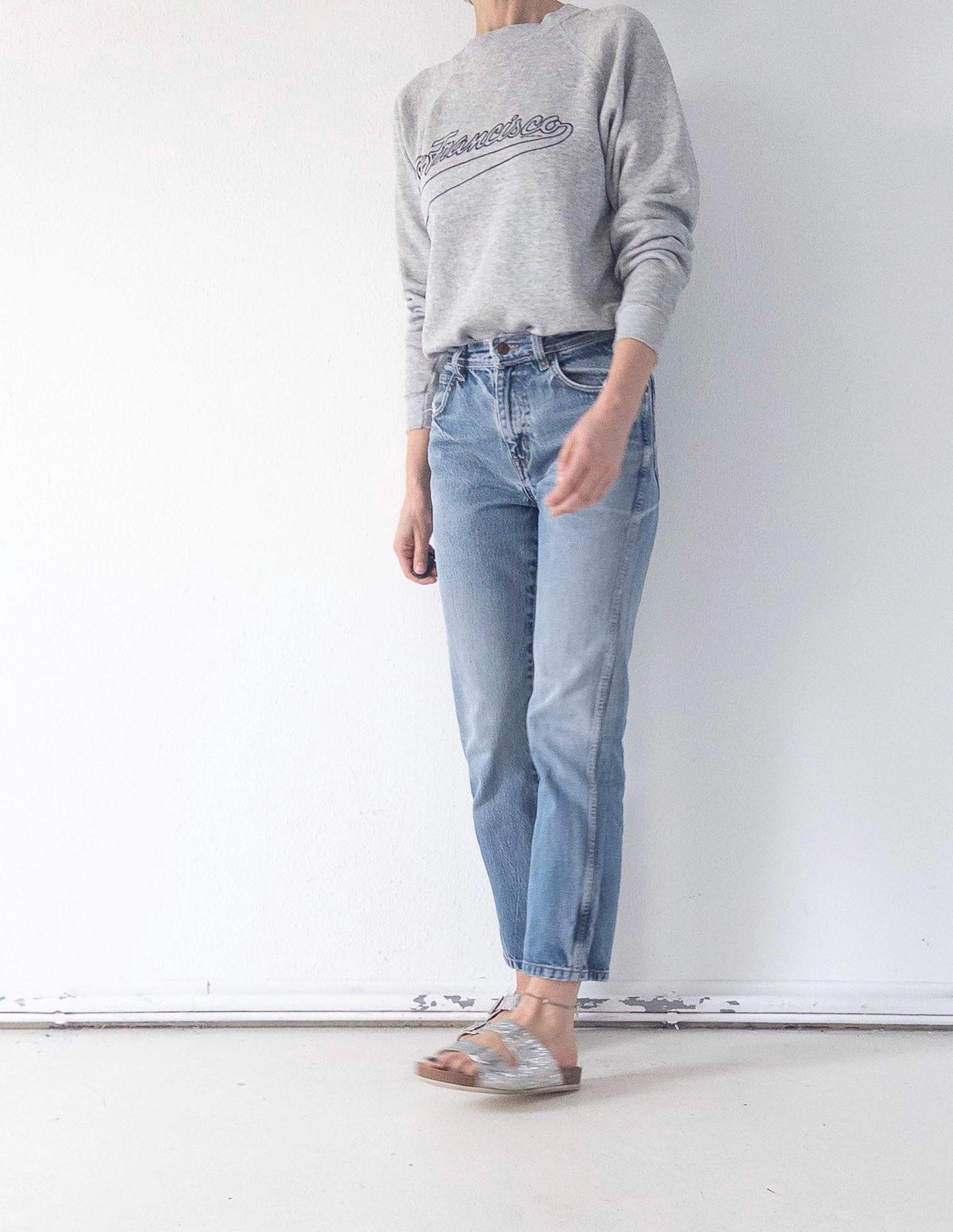 Wrangler Slim Jeans W27 L30 90s Vintage Distressed Faded Light to Mid Blue Straight Leg Denim