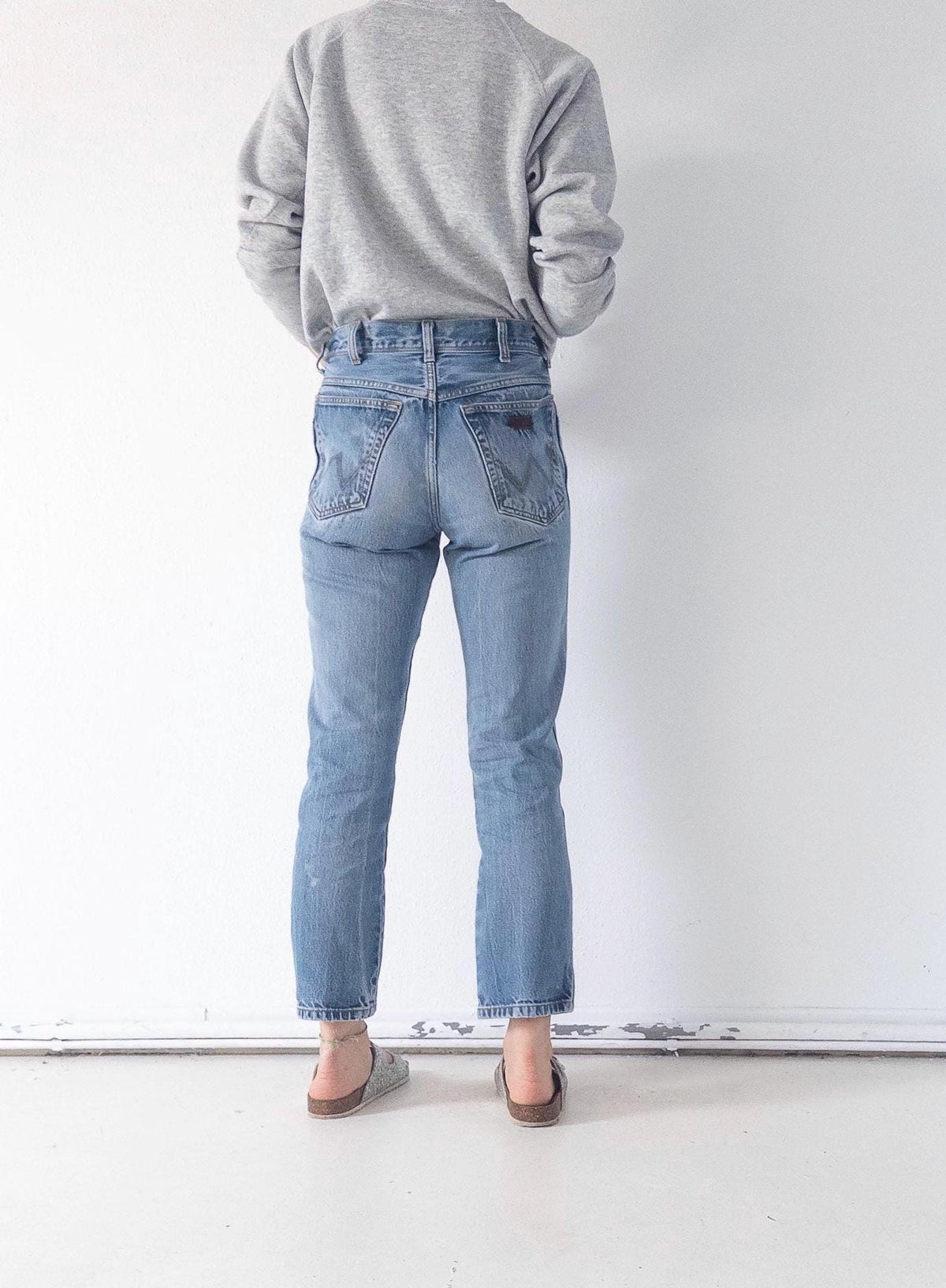 Wrangler Slim Jeans W27 L30 90s Vintage Distressed Faded Light to Mid Blue Straight Leg Denim