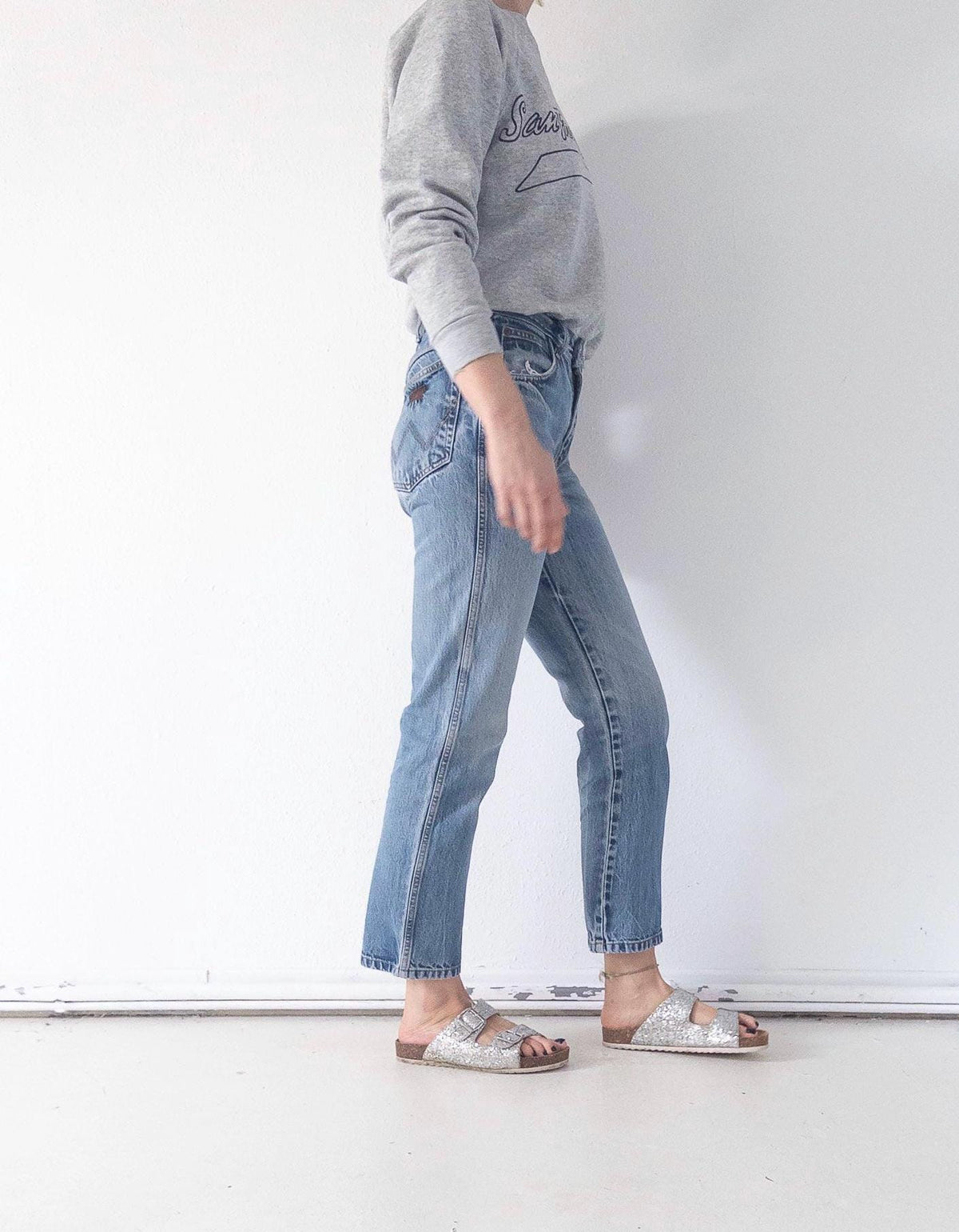 Wrangler Slim Jeans W27 L30 90s Vintage Distressed Faded Light to Mid Blue Straight Leg Denim