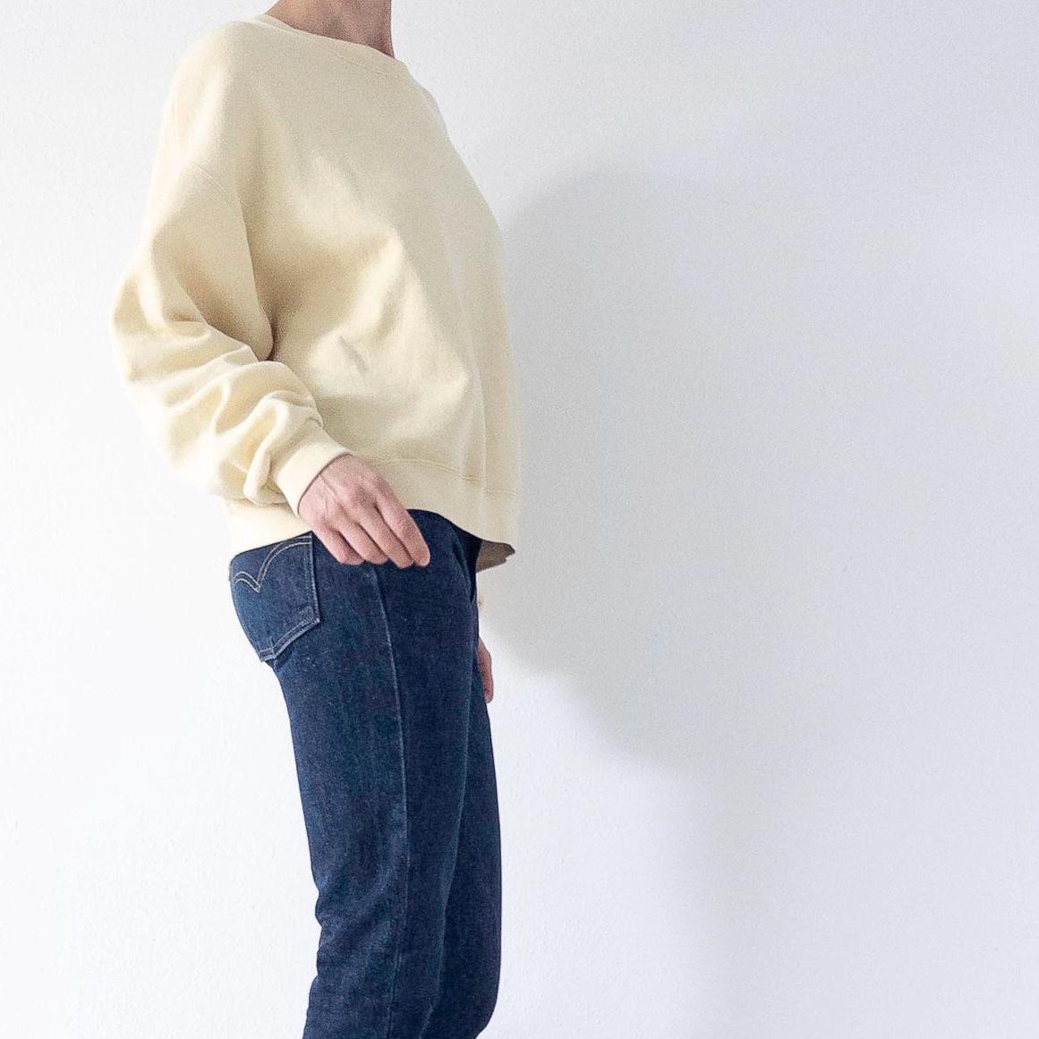 Russell Athletic Sweatshirt M Boxy Oversized Light Yellow Drop Shoulder Sweater 80s 90s Vintage