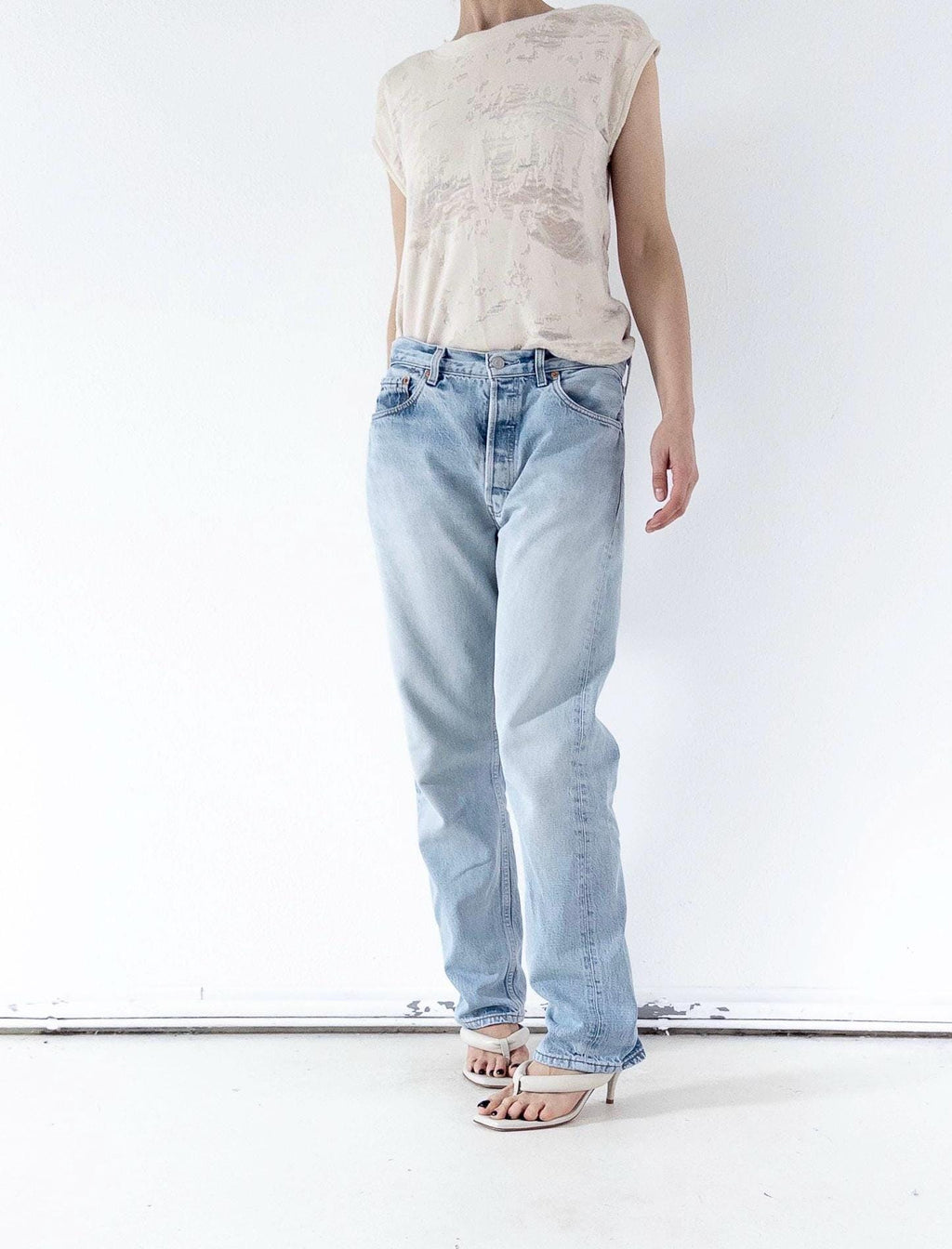 Levis 501 Jeans W32 L32 90s Vintage Made in France Faded Light Blue Distressed Denim 1996
