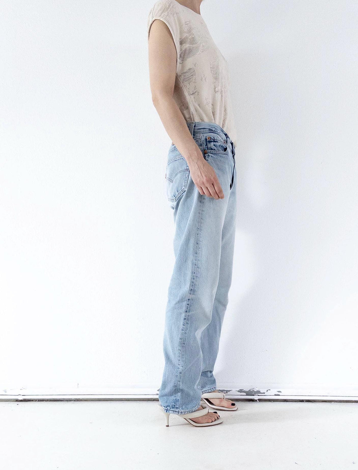 Levis 501 Jeans W32 L32 90s Vintage Made in France Faded Light Blue Distressed Denim 1996