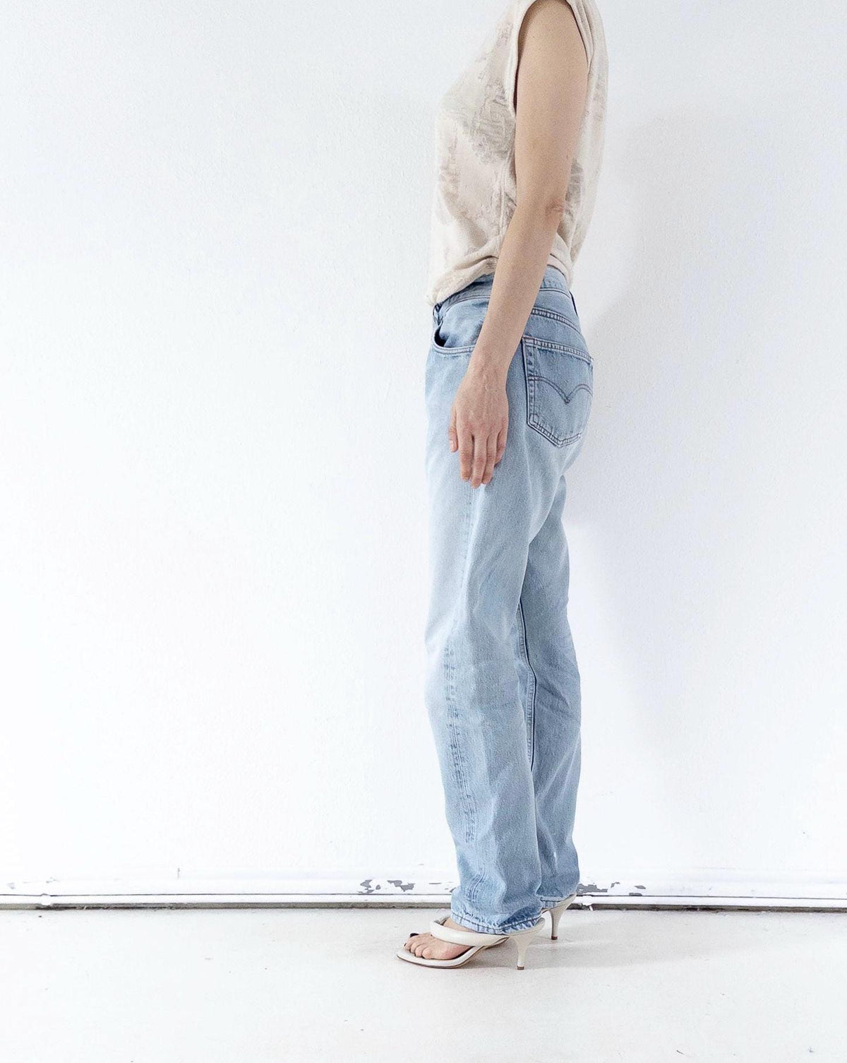 Levis 501 Jeans W32 L32 90s Vintage Made in France Faded Light Blue Distressed Denim 1996