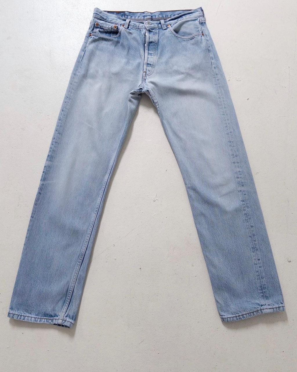 Levis 501 Jeans W32 L32 90s Vintage Made in France Faded Light Blue Distressed Denim 1996