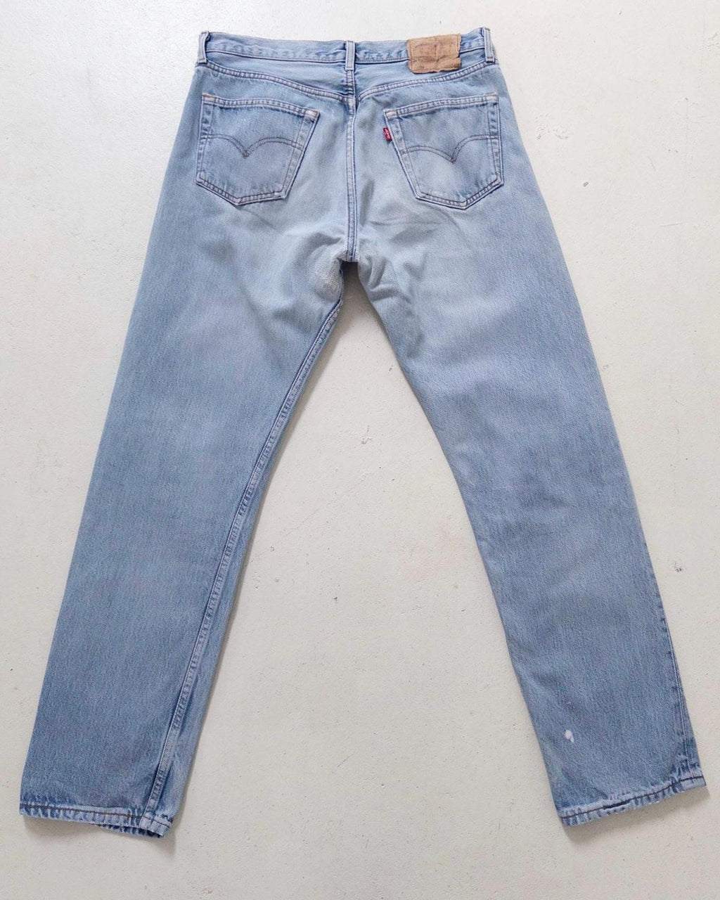 Levis 501 Jeans W32 L32 90s Vintage Made in France Faded Light Blue Distressed Denim 1996