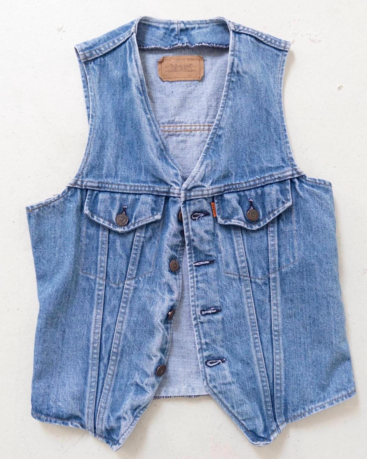 Levis Jeansweste S 70s Vintage Made in USA Faded Mid to Light Blue Orange Tab 1976