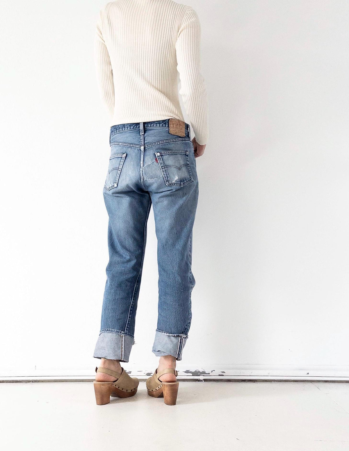 Vintage Levis 501 Selvedge Redline W29-30 L33 80s Vintage faded Dark to Mid Blue Denim Distressed Paint Splattered Made in USA 1983