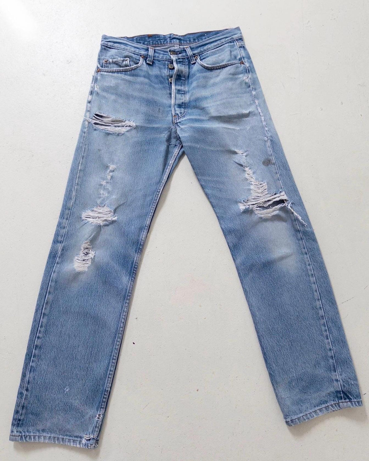 Levis 501 Jeans W31 L33 80s Vintage Made in USA Faded Mid Blue Distressed Denim 1983