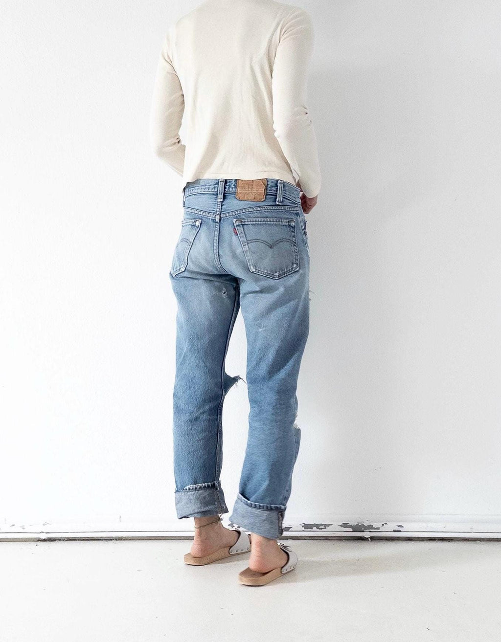 Levis 501 Jeans W31 L33 80s Vintage Made in USA Faded Mid Blue Distressed Denim 1983