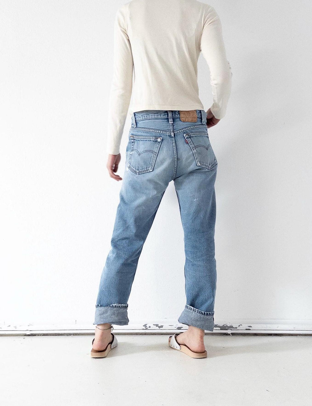 Levis 501 Jeans W31 L33 80s Vintage Made in USA Faded Mid Blue Distressed Denim 1983