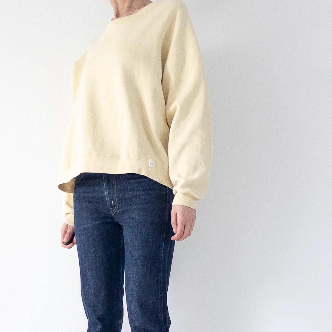 Russell Athletic Sweatshirt M Boxy Oversized Light Yellow Drop Shoulder Sweater 80s 90s Vintage