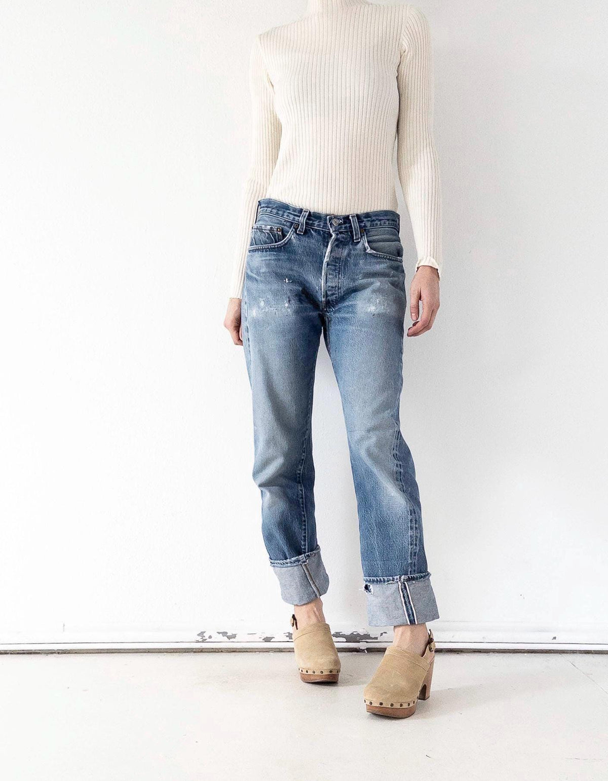 Vintage Levis 501 Selvedge Redline W29-30 L33 80s Vintage faded Dark to Mid Blue Denim Distressed Paint Splattered Made in USA 1983