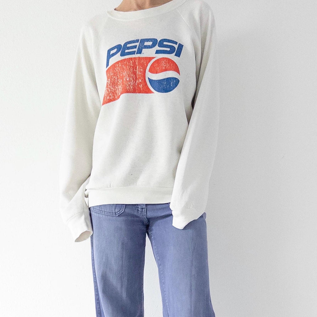 Fruit of the Loom Sweater L Pepsi Thrashed White Oversized Crewneck 80s Vintage Made in USA