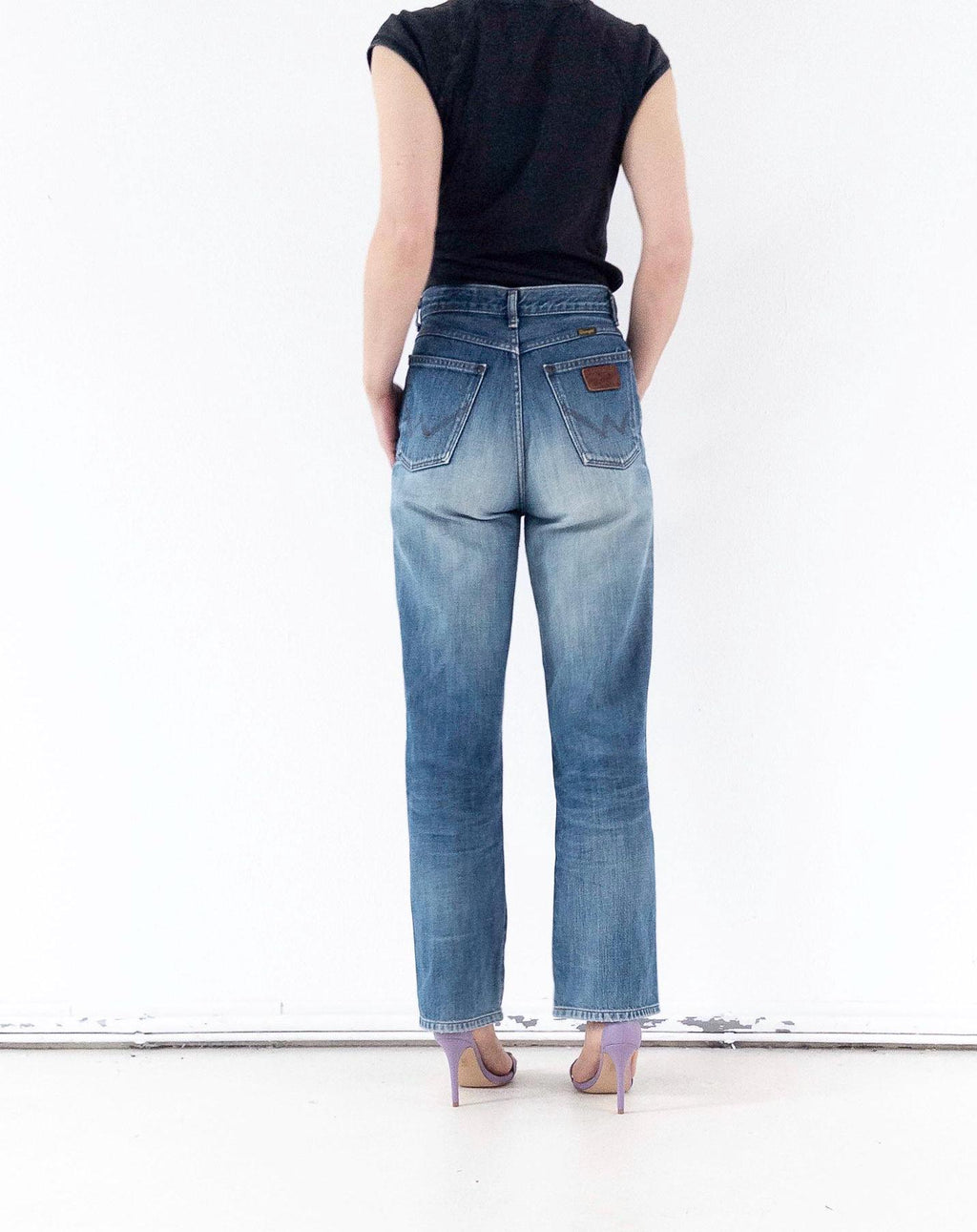 Lady Wrangler W28 L33 Faded Mid Blue Soft Worn Denim High Waist Straight Wide Leg Loose Fit Denim 1981