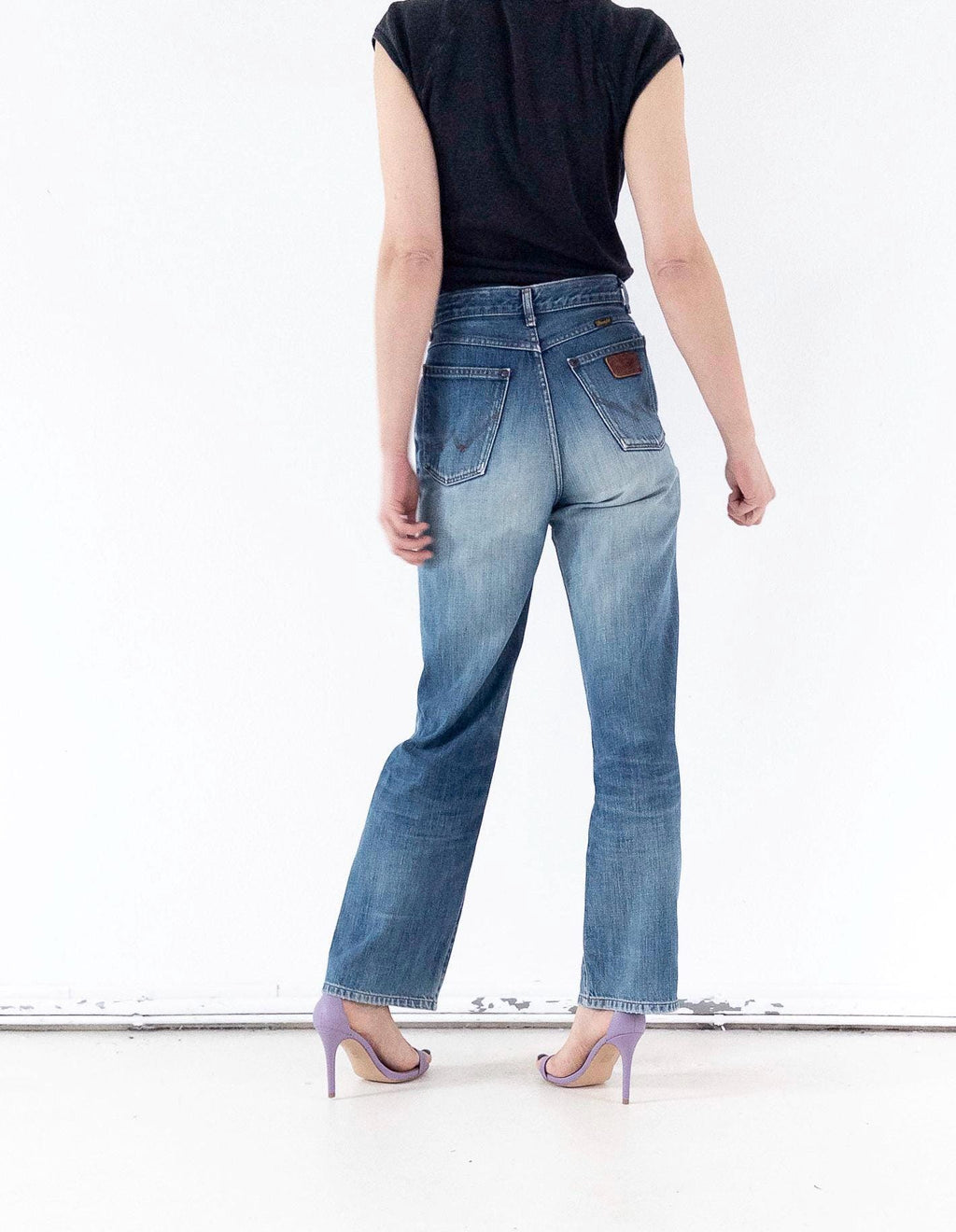 Lady Wrangler W28 L33 Faded Mid Blue Soft Worn Denim High Waist Straight Wide Leg Loose Fit Denim 1981