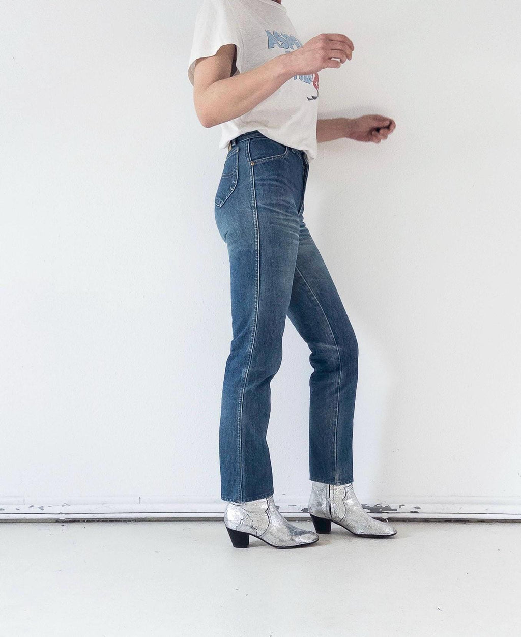 Lee W25 L30 80s Vintage Faded Dark to Mid Blue Straight Leg Jeans 1980 Made in Europe