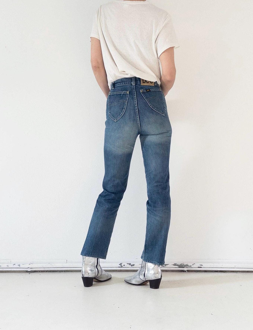 Lee W25 L30 80s Vintage Faded Dark to Mid Blue Straight Leg Jeans 1980 Made in Europe