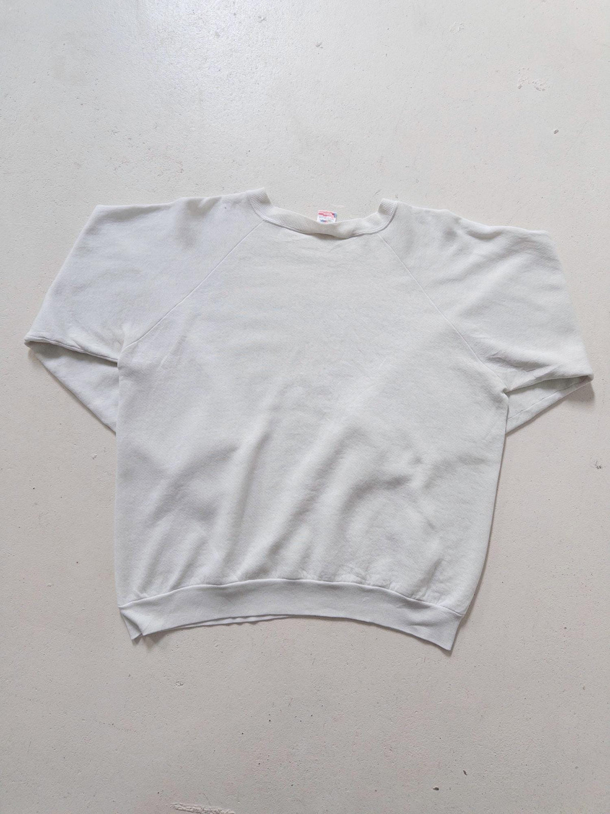 Fruit of the Loom Sweater L Pepsi Thrashed White Oversized Crewneck 80s Vintage Made in USA