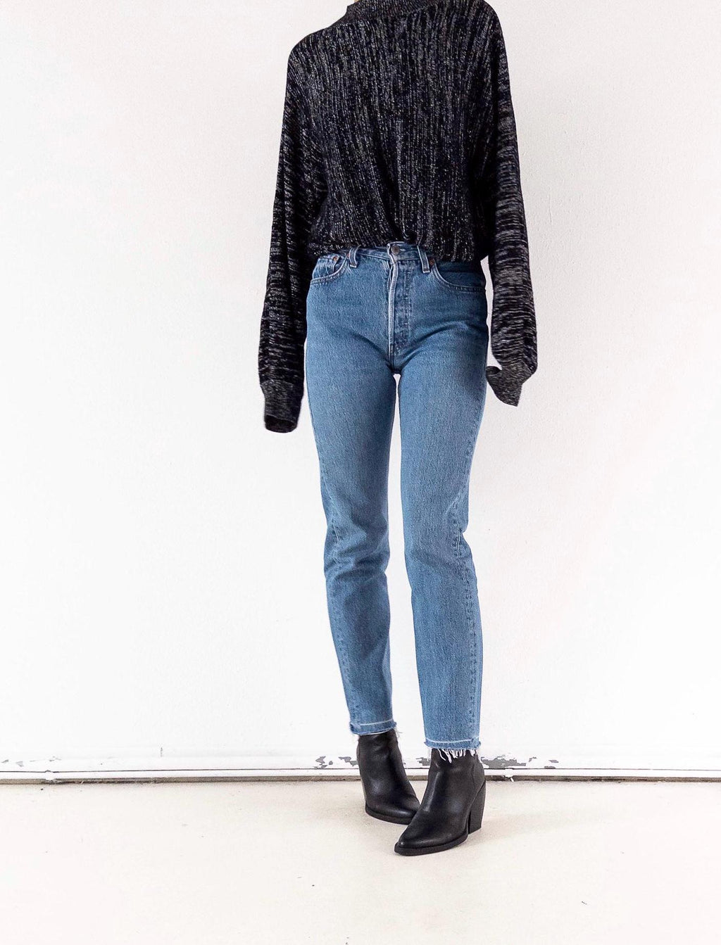 Levis 501 W26 L32 90s Vintage Faded Mid Blue 6501 Denim Made in Belgium 1996