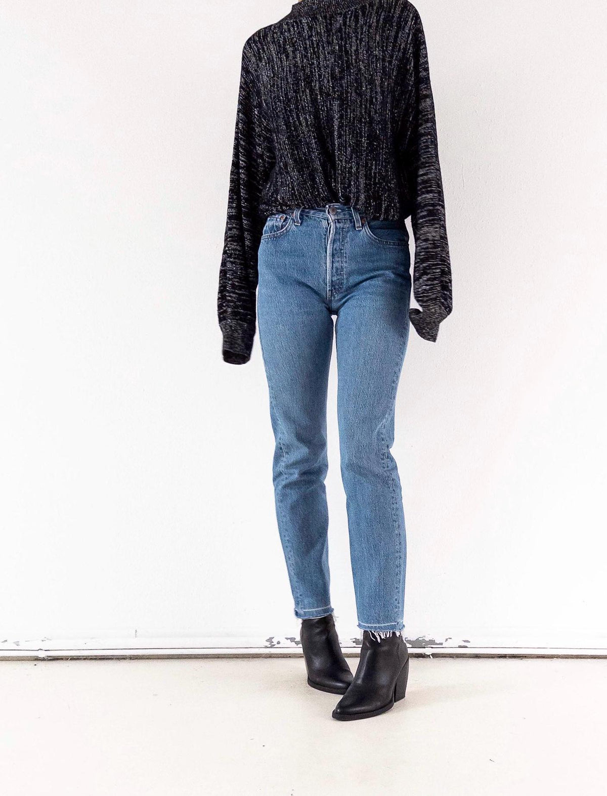Levis 501 W26 L32 90s Vintage Faded Mid Blue 6501 Denim Made in Belgium 1996