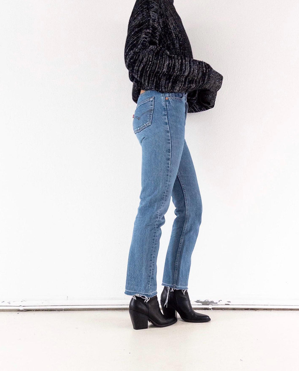 Levis 501 W26 L32 90s Vintage Faded Mid Blue 6501 Denim Made in Belgium 1996