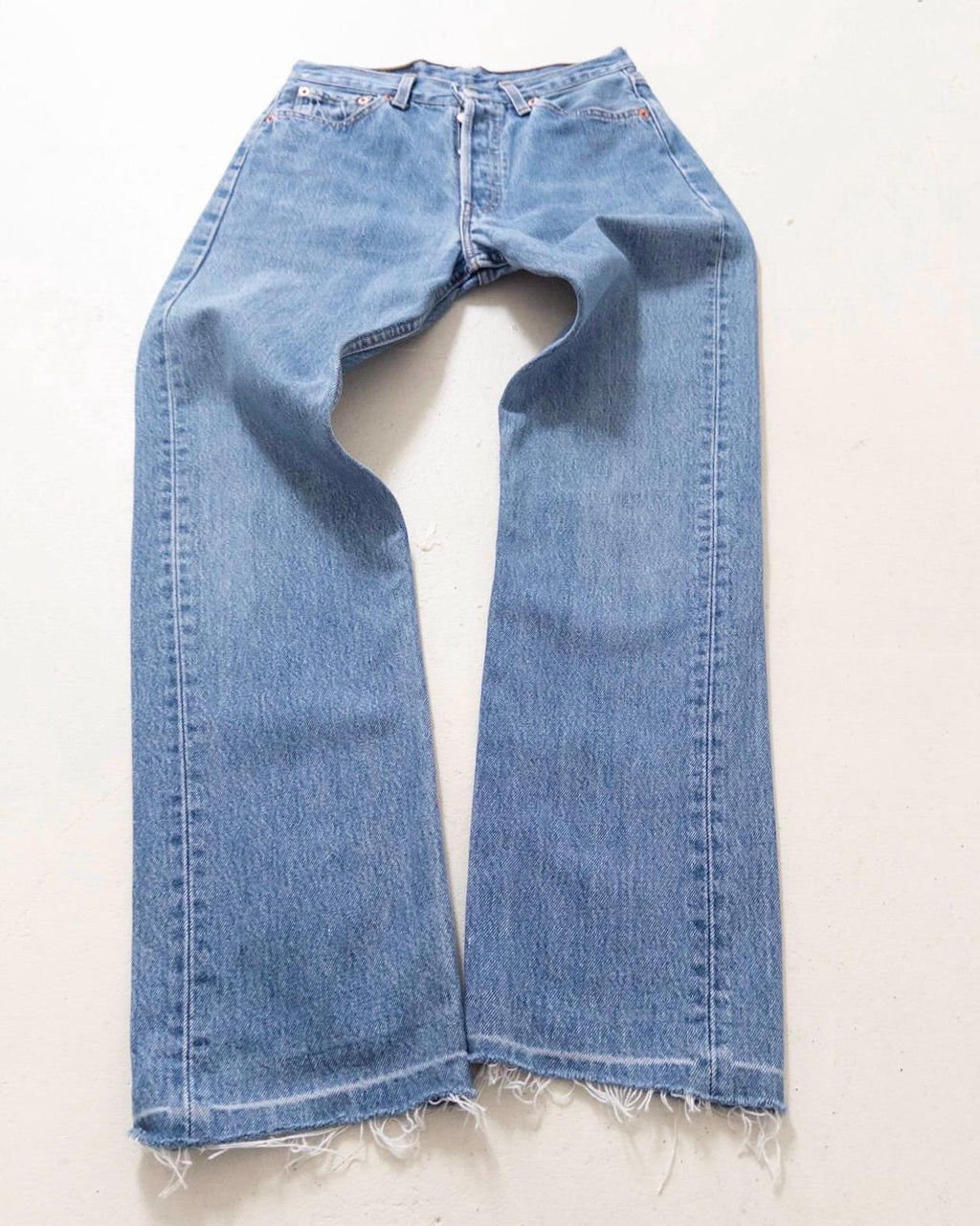 Levis 501 W26 L32 90s Vintage Faded Mid Blue 6501 Denim Made in Belgium 1996