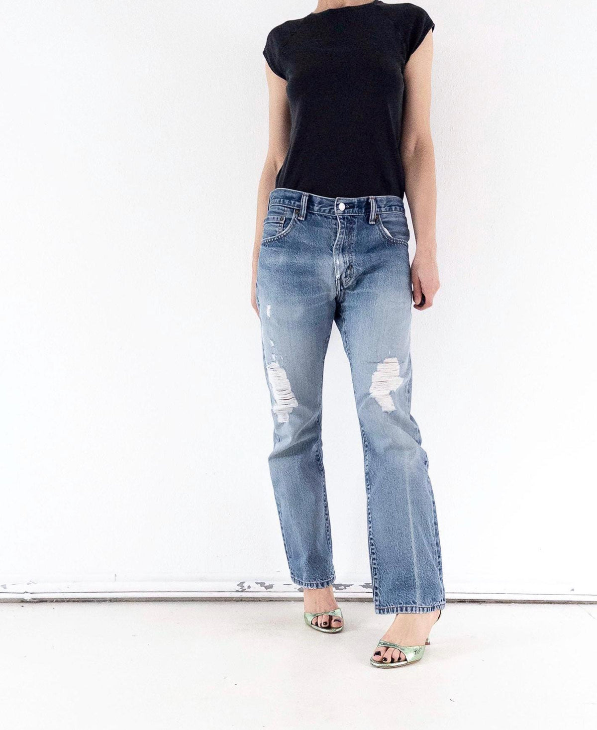Levis 517 Flared Jeans W31 L32 90s 00s Vintage Thrashed Distressed Faded Mid Blue Boot Cut Denim