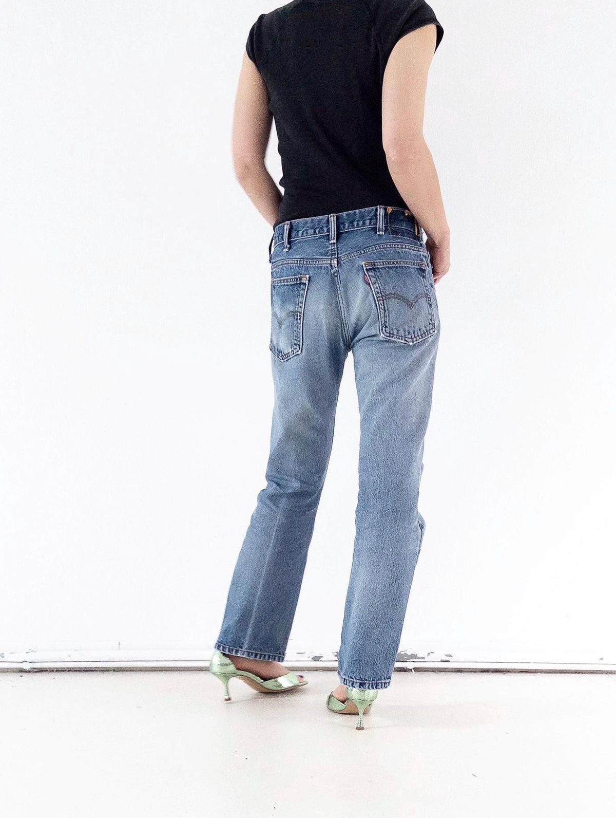 Levis 517 Flared Jeans W31 L32 90s 00s Vintage Thrashed Distressed Faded Mid Blue Boot Cut Denim